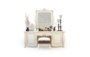 简欧梳妆台、化妆品组合