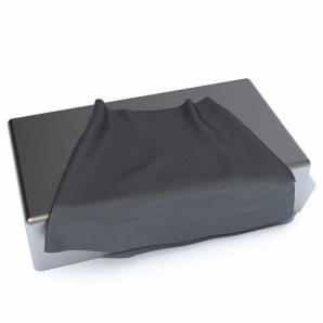 铺搭在家具上的灰色短裙 衣服3d模型 铺搭在家具上的灰色短裙 衣服