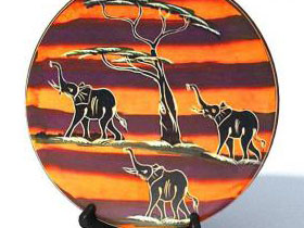 有大象图案的看盘画盘 陶瓷盘子