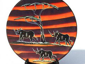 有犀牛图案的看盘画盘 陶瓷盘子