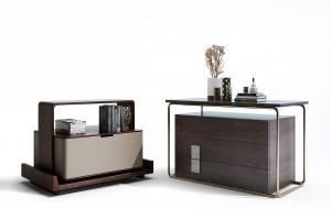 实木床头柜、饰品摆件