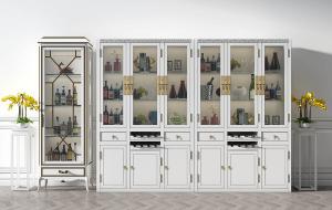 简欧带玻璃柜门、量酒器和装饰摆件