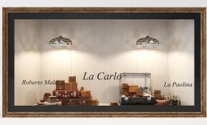 商场购物广场复古行李箱、礼品盒橱窗