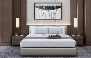 新中式皮革软包双人床、壁灯床头柜组合