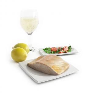 三文鱼、柠檬和蔬菜食物食品