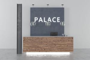 北欧底部带灯带的实木前台接待台