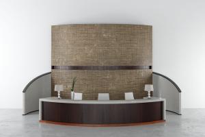 简欧弧形白色台面实木柜体的前台接待台