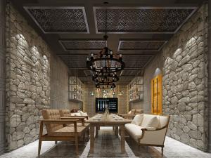 粗犷的石墙美式包房包间