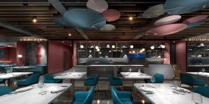 吊顶装饰彩色雨伞的主题餐馆饭店