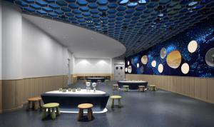 科幻太空主题的幼儿园儿童活动室