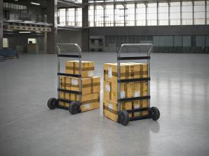 金属框架双轮手拉车、纸箱货物3d模型 金属框架双轮手拉车、纸箱货物