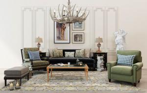 美式沙发、茶几、人物雕像和边几组合