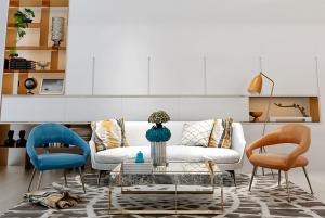 现代轻奢沙发、茶几和休闲椅组合