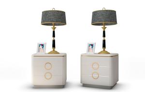 现代白色床头柜、布料台灯组合