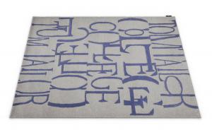 灰色带有紫色字母图案的方形地毯3d模型 灰色带有紫色字母图案的方形地毯