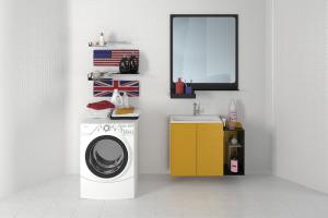 现代黄色洗手台浴室柜、方形镜面和洗衣机