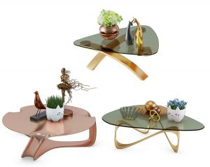 现代轻奢三角形彩色玻璃茶几和摆件组合3d模型 现代轻奢三角形彩色玻璃茶几和摆件组合