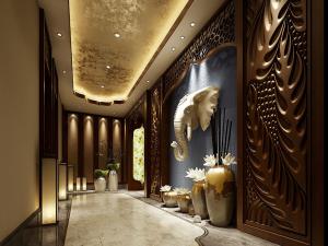 装饰大象头的过道走廊