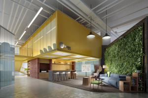 带有水吧台的工业风售楼处