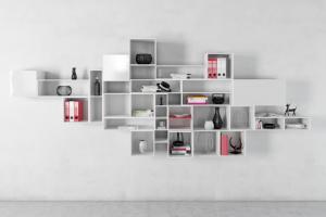 固定在墙面的白色现代书架