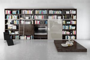 深实木色超宽书架、书籍