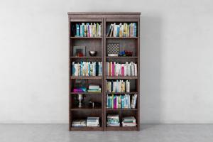 实木并列开放式书架、书籍