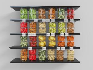 超市摆满塑料瓶装干果的黑色金属货架