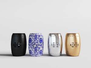 中式带有青花图案的鼓凳