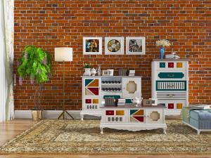 欧式田园风格的白色电视柜、茶几和斗柜