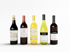 五瓶不同品牌的红酒瓶和香槟