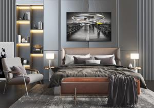 现代皮革软包床头双人床、休闲椅和皮革床尾凳