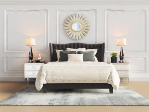 欧式软包床头双人床、床头柜和装饰镜