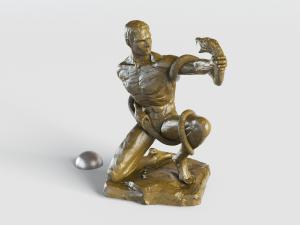 两手抓握大蛇的人物雕像