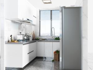 现代白色整体橱柜吊柜