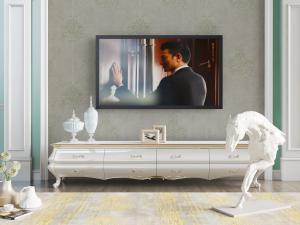 欧式装饰雕花的白色电视柜、电视几