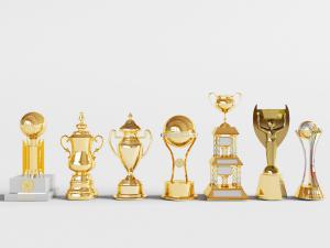 金杯、足球、人物造型的奖杯