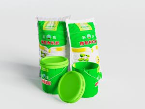 两袋农业有机肥和塑料桶