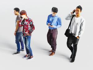 边走边打电话的男人