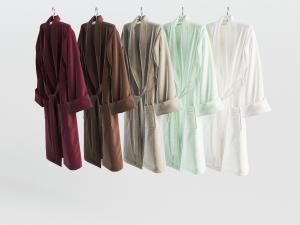 现代挂在衣架上不同颜色的男士睡衣浴袍