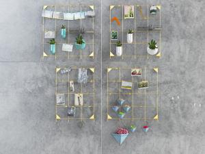 现代轻奢墙面金属置物架