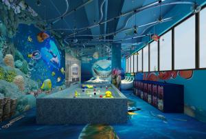 后现代育婴店婴儿游泳馆