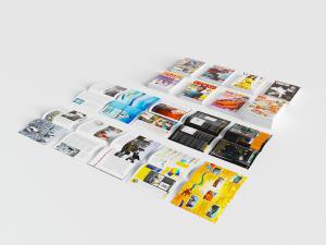 翻开的杂志书籍书本