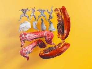 腊肉鸡腿腌制处理的生肉