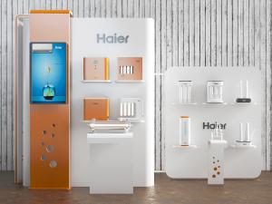 专卖店里海尔净水器展示货架