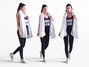 脖子里挂着毛巾的女人