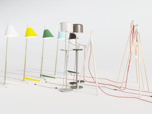 北欧带电线的落地灯