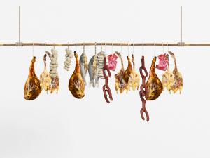 挂在木杆上的腊肉腊肠和干鱼3d模型 挂在木杆上的腊肉腊肠和干鱼