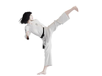 做跆拳道踢腿运动的女人