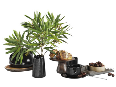 黑色陶瓷花瓶花卉咖啡杯面包3d模型 黑色陶瓷花瓶花卉咖啡杯面包