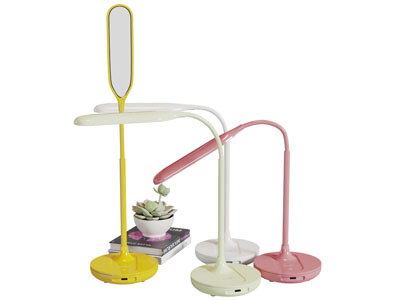 现代可调整弯度的台灯